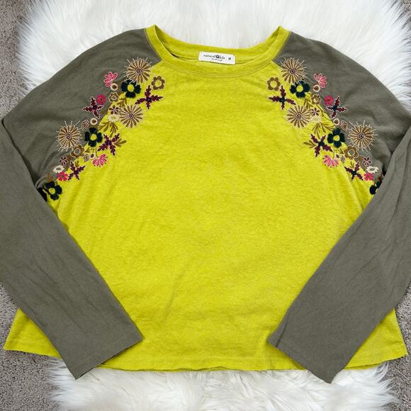 NATURAL LIFE Floral Embroidered Top Womens Size Medium Colorful Comfort Cozy - Picture 1 of 8